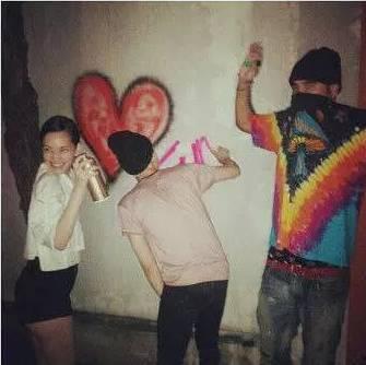 吃瓜群众cp视频,揭秘吃瓜群众CP视频背后的甜蜜故事