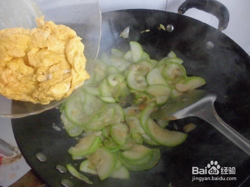 宝宝吃西葫芦瓜视频播放,视频播放见证美味成长