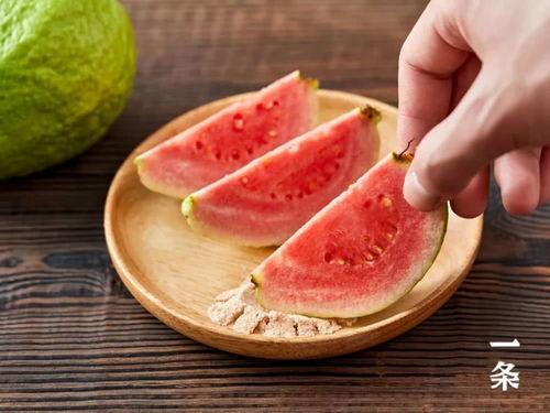 海南人吃瓜撒盐视频大全,吃瓜撒盐，解锁夏日美味新姿势